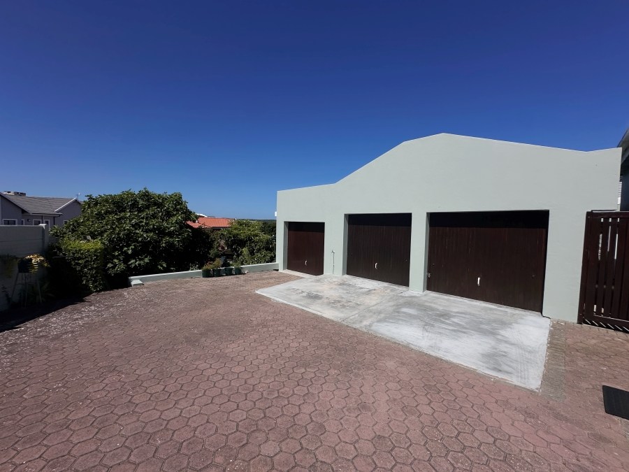 3 Bedroom Property for Sale in Stilbaai Wes Western Cape